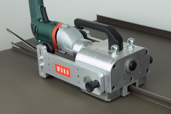 WUKO Trimmer 1080E - Elektrisches Schneidgerät mit Selbstvorschub zum Entfernen von Stehfalzdächern